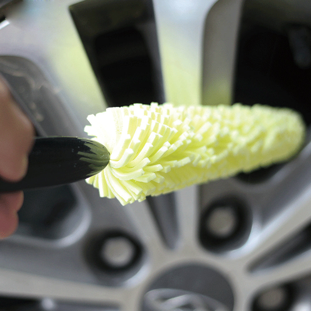 Wheel cleaning brush